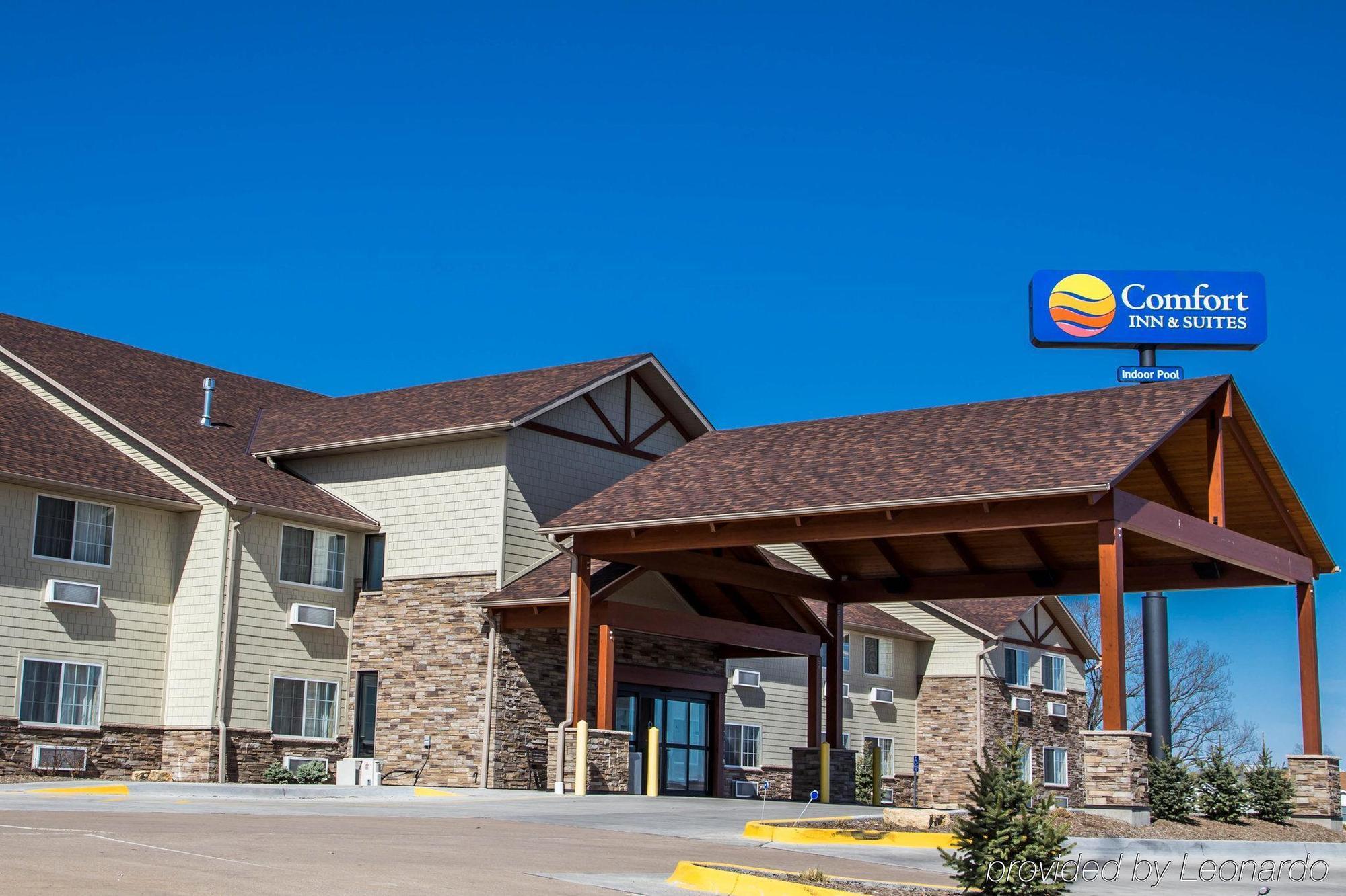 Comfort Inn & Suites Riverview Near Davenport And I-80 Le Claire Exterior photo