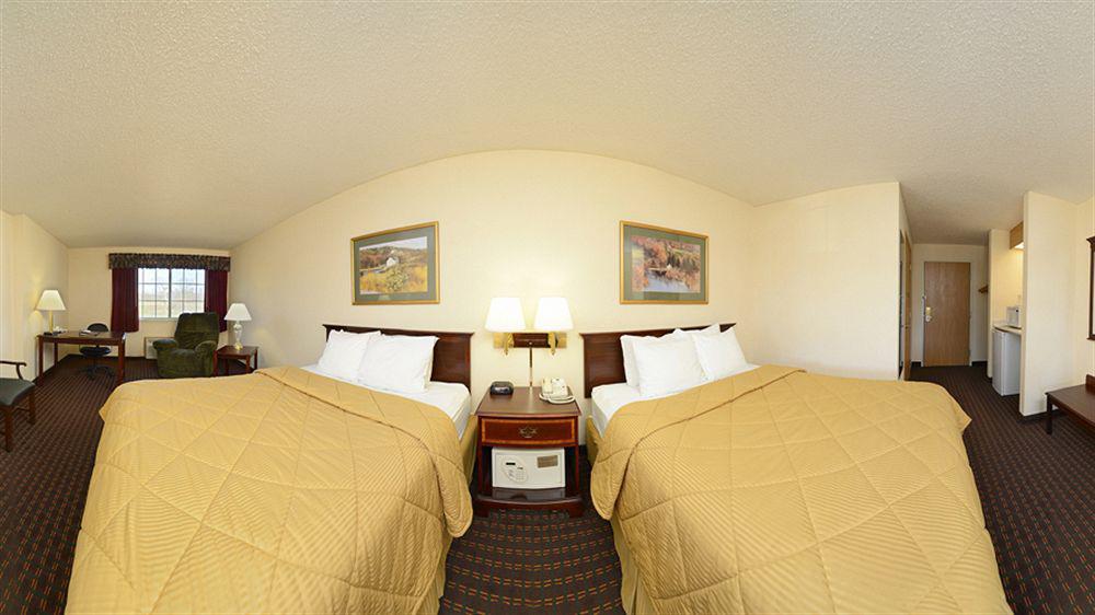 Comfort Inn & Suites Riverview Near Davenport And I-80 Le Claire Exterior photo